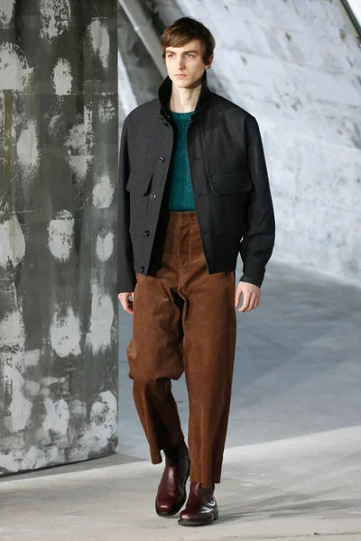 Look 24